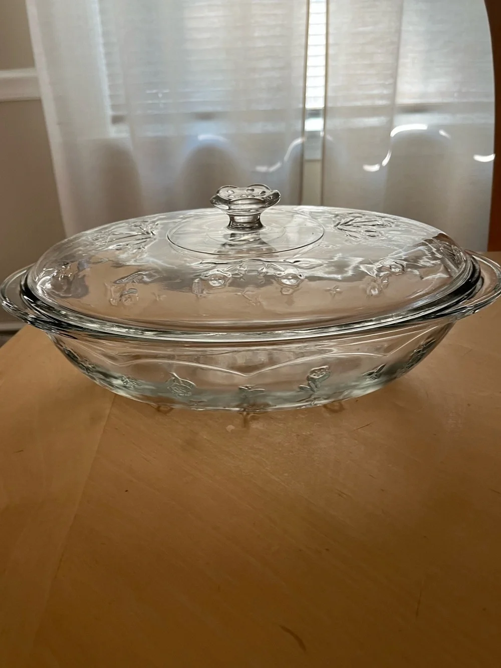 Anchor Hocking Savannah Covered Casserole Dish 2 Quart Clear Glass Baking Dish